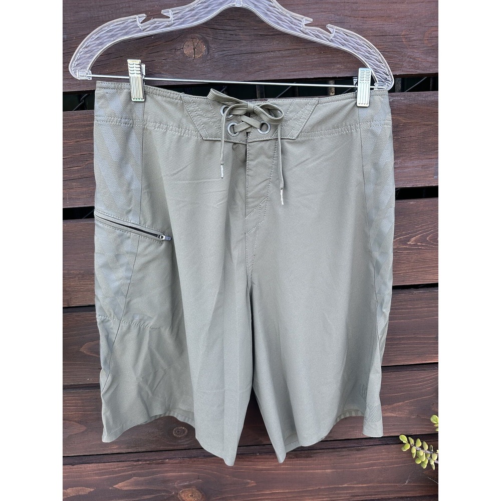 Men's Oakley‎ Green Board Shorts Size 32